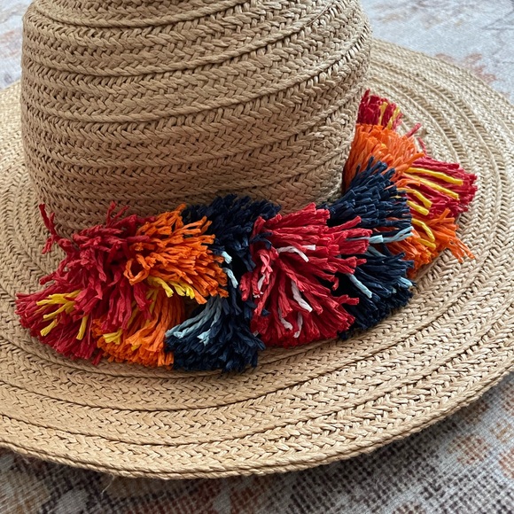 NY&C NWT straw Pom Pom beach hat - Picture 3 of 6